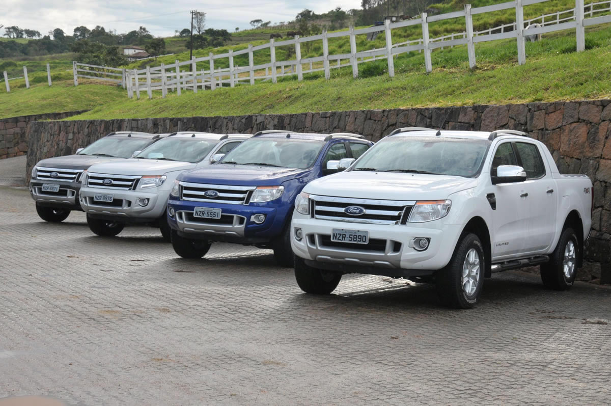 Simulação de Financiamento: Ford Ranger XLS 2.5 Flex 2015
